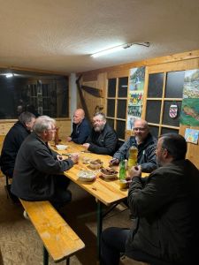 photo 20240 30 22 43 37